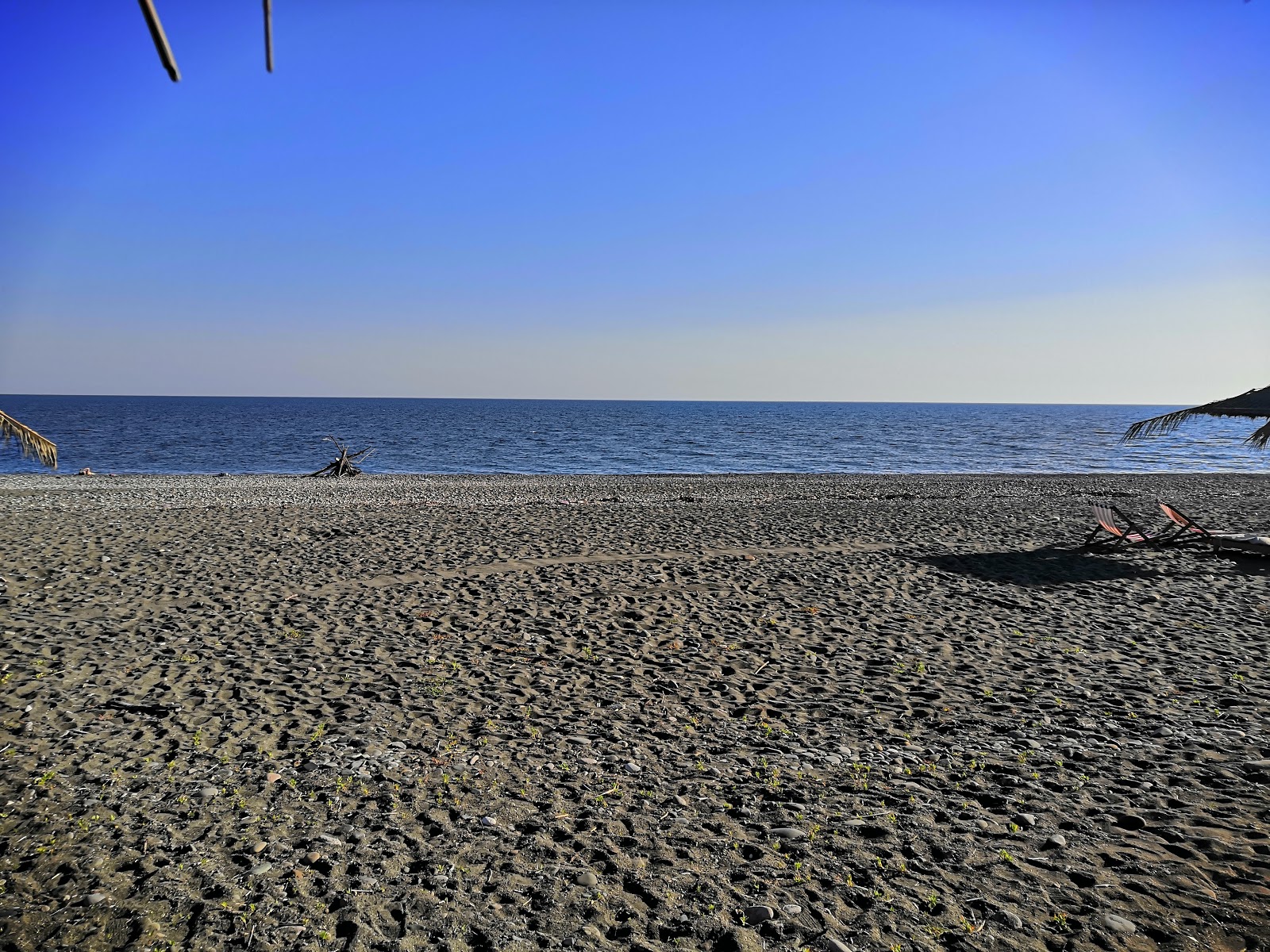 Foto av Skurcha beach med låg nivå av renlighet