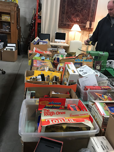 Auction House «RPN Sales & Auction House», reviews and photos, 4451 N Milwaukee Ave, Chicago, IL 60630, USA