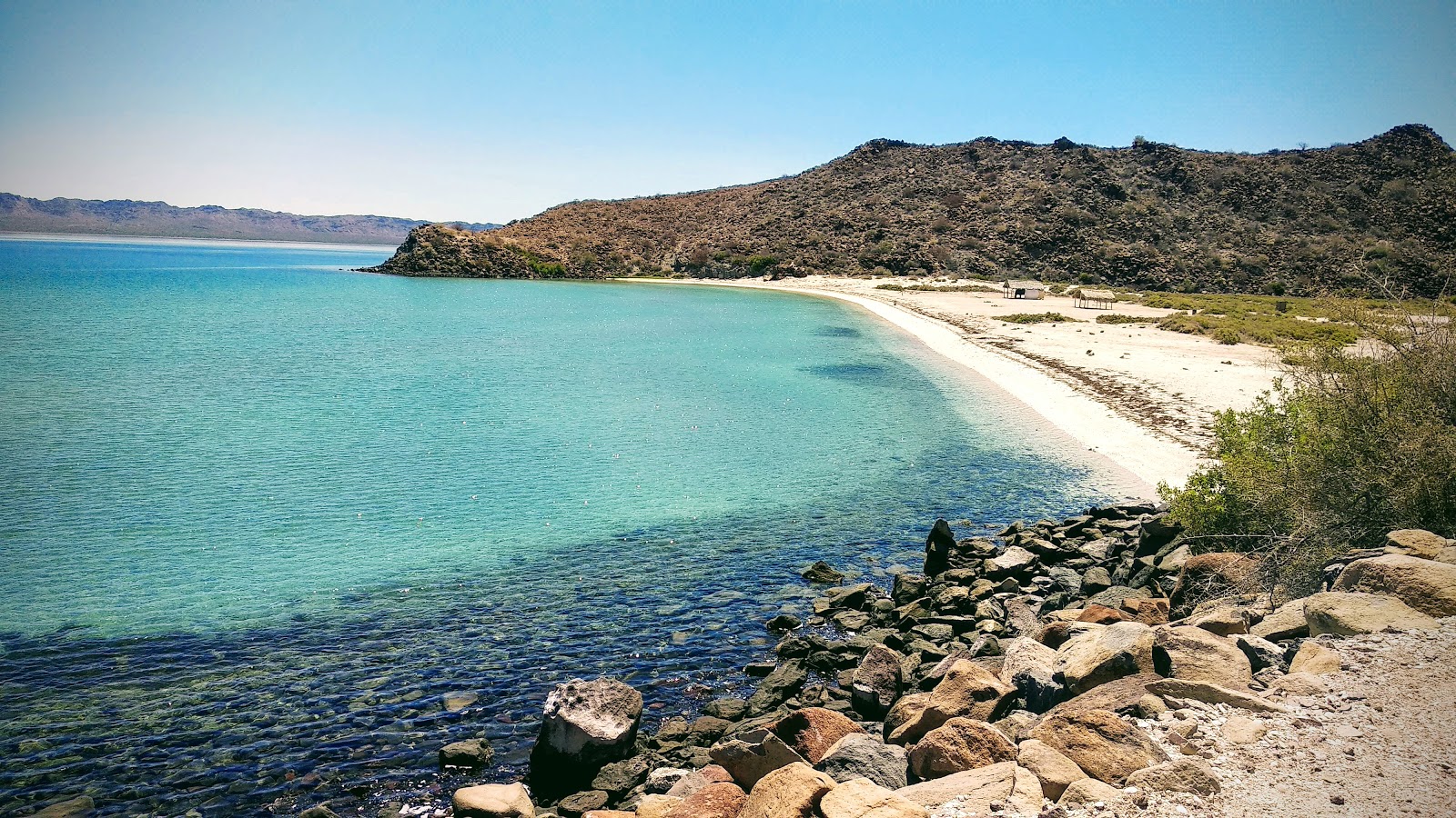 Playa Armenta的照片 带有碧绿色纯水表面
