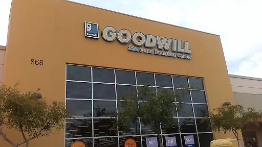 Thrift Store «Gilbert & Guadalupe Goodwill Retail Store & Donation Center», reviews and photos, 868 N Gilbert Rd, Gilbert, AZ 85234, USA