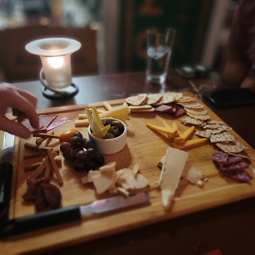 Restaurant «Clusters & Hops», reviews and photos, 707 N Monroe St, Tallahassee, FL 32303, USA