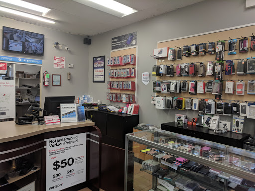 Cell Phone Store «1st Communications», reviews and photos, 1956 W Peterson Ave, Chicago, IL 60660, USA