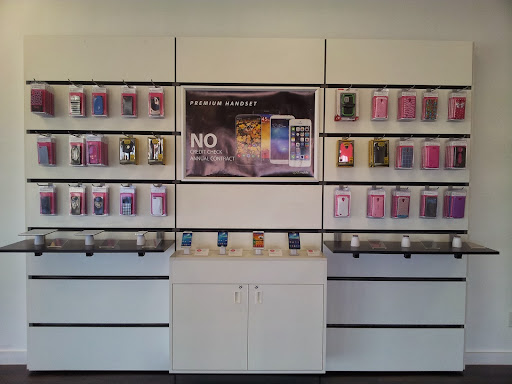 Cell Phone Store «T-Mobile Bedford», reviews and photos, 2126 Harwood Rd, Bedford, TX 76021, USA