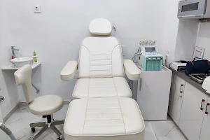 SKINTOTAL SKIN, HAIR, NAIL AND LASER CLINIC - DR. SUBODH D JANE image