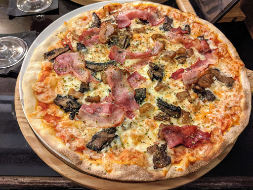 Vegan pizzas in Lisbon