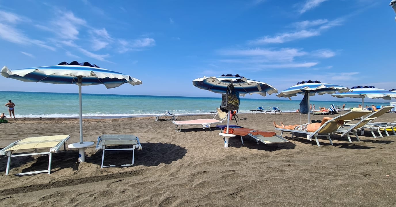 Fotografie cu Spiaggia di Campo di Mare - locul popular printre cunoscătorii de relaxare
