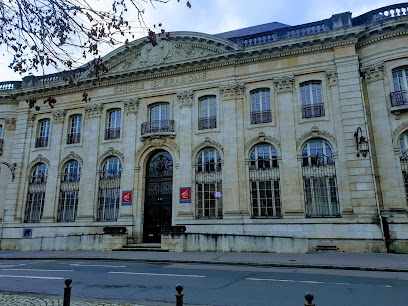 Photo du Banque Caisse d'Epargne Nancy Place Dombasle à Nancy