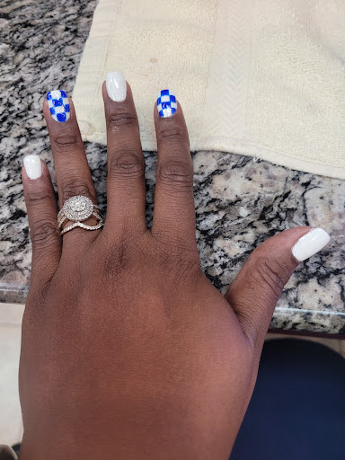 Shopping Mall «Pantops Shopping Center», reviews and photos, 250 Free Bridge Ln, Charlottesville, VA 22911, USA