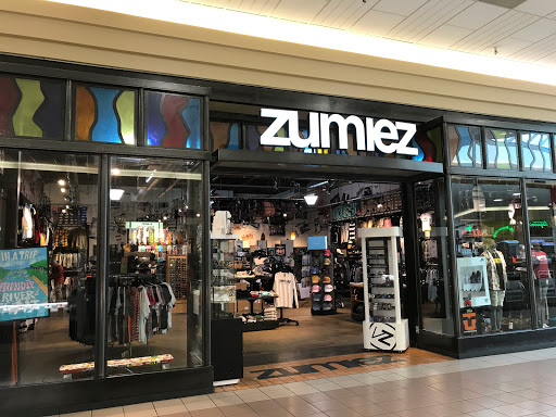 Zumiez, 1402 SE Everett Mall Way #100, Everett, WA 98208, USA, 