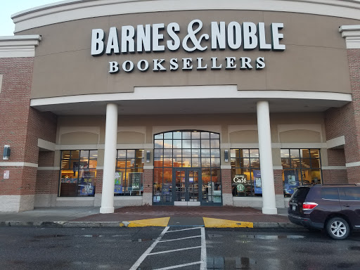 Barnes & Noble, 1245 NY-300, Newburgh, NY 12550, USA, 