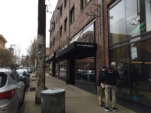 Cosmetics Store «MAC Cosmetics», reviews and photos, 615 NW 23rd Ave, Portland, OR 97210, USA