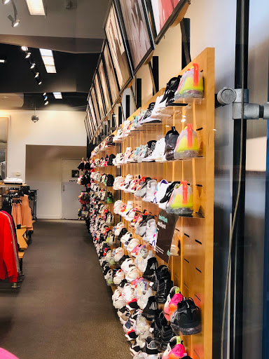 Shoe Store «Finish Line», reviews and photos, 9527 W Atlantic Blvd, Coral Springs, FL 33071, USA