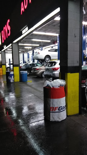 Auto Parts Store «Pep Boys Auto Parts & Service», reviews and photos, 4987 N W Ln, Stockton, CA 95210, USA