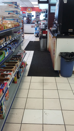Gas Station «Chevron Clearfield», reviews and photos, 1350 E 700 S, Clearfield, UT 84015, USA