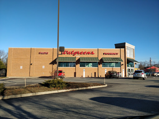 Walgreens, 1560 Warwick Ave, Warwick, RI 02889, USA, 