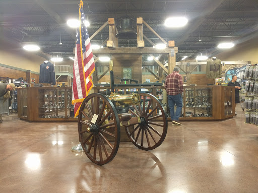 Gun Shop «Huron Valley Guns», reviews and photos, 143 S Milford Rd, Milford, MI 48381, USA