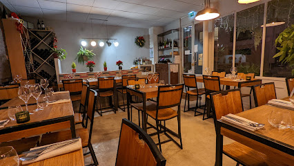 Mano Restaurant par Maximilien Kuzniar - 46 Rue de l,Ancienne Mairie, 92100 Boulogne-Billancourt, France