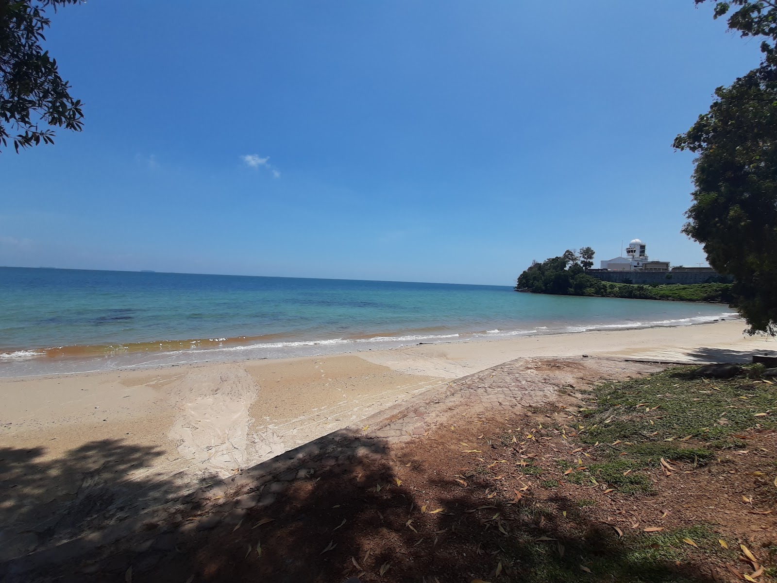 Foto van Purnama Beach met recht en lang