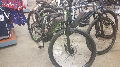 Bicycle Store «Big Shark Bicycle Company West», reviews and photos, 17233 Chesterfield Airport Rd, Chesterfield, MO 63005, USA