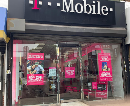 T-Mobile, 7614 Roosevelt Ave, Jackson Heights, NY 11372, USA, 