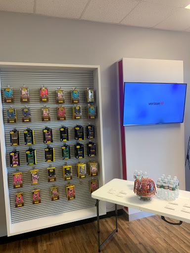 Cell Phone Store «TCC, Verizon Wireless Premium Retailer», reviews and photos, 821 Gap Newport Pike, Avondale, PA 19311, USA
