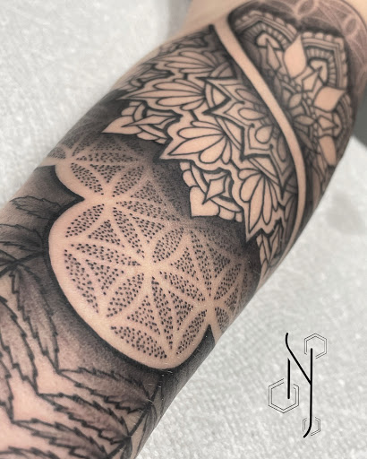 Tattoo and Piercing Shop «Hidden Entity Tattoo and Body Piercing», reviews and photos, 130 E Main St, Auburn, WA 98002, USA