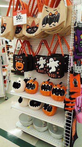 Fabric Store «Jo-Ann Fabrics and Crafts», reviews and photos, 20550 E 13 Mile Rd, Roseville, MI 48066, USA