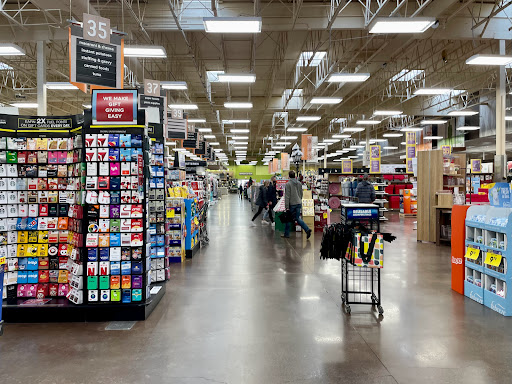 Grocery Store «Fred Meyer», reviews and photos, 3300 Portland Rd, Newberg, OR 97132, USA