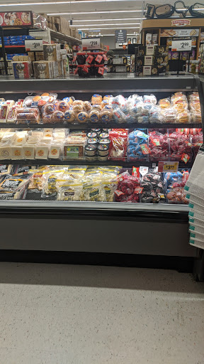 Grocery Store «Giant Food», reviews and photos, 10480 Campus Way S, Kettering, MD 20774, USA