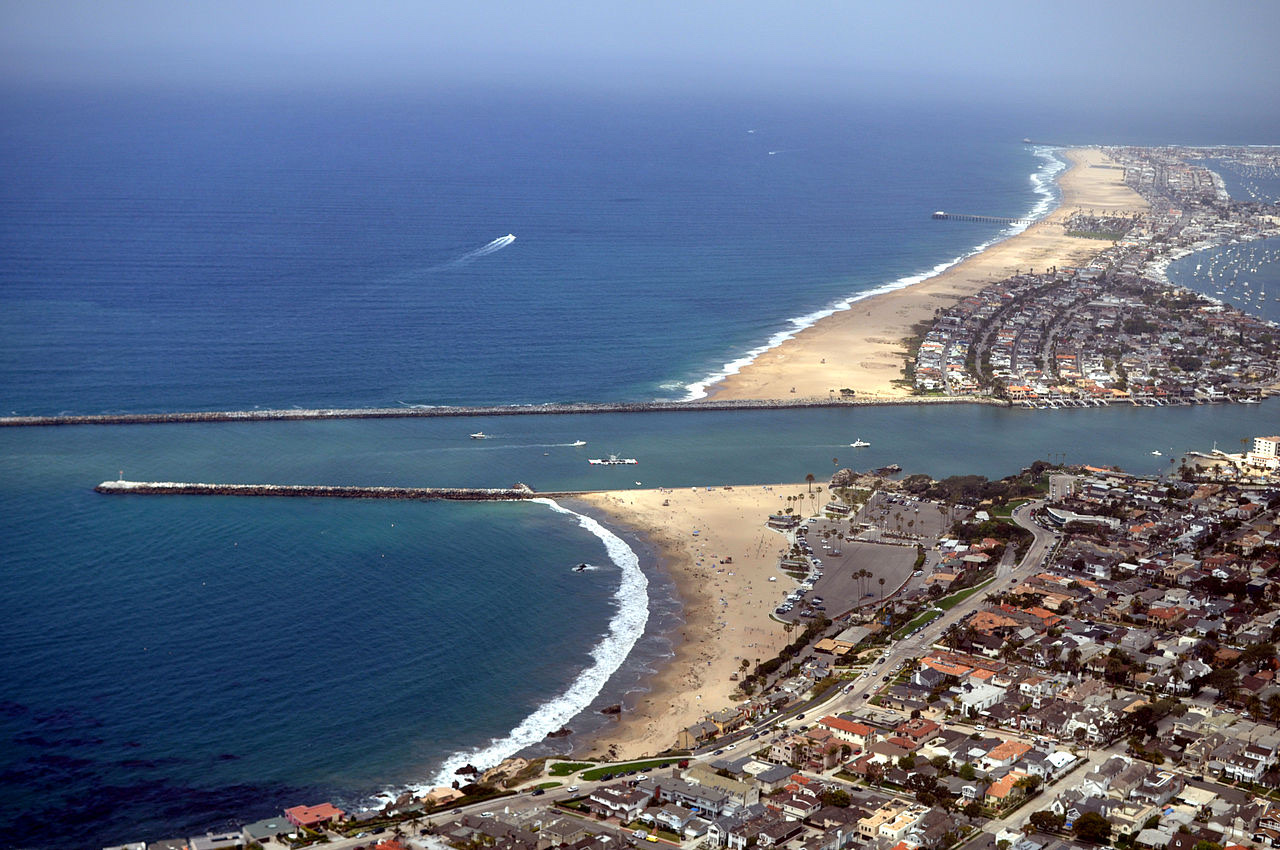 Photo of Corona Del Mar amenities area