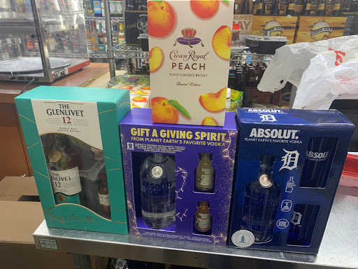 Liquor Store «Telegraph Liquor Store», reviews and photos, 11063 Telegraph Rd, Taylor, MI 48180, USA