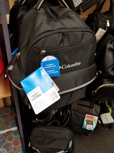 Shopping Mall «Glen Oaks Shopping Center», reviews and photos, 255th St, Glen Oaks, NY 11004, USA