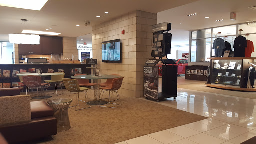 Lexus Dealer «Woodfield Lexus», reviews and photos, 350 E Golf Rd, Schaumburg, IL 60173, USA