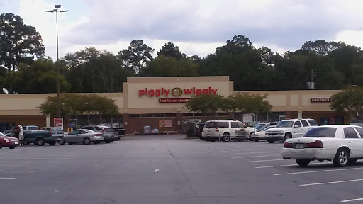 Piggly Wiggly True Value, 2113 Bemiss Rd, Valdosta, GA 31602, USA, 