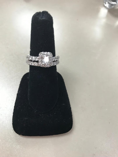 Pawn Shop «Tampa Gun & Pawn», reviews and photos, 12319 N Nebraska Ave, Tampa, FL 33612, USA