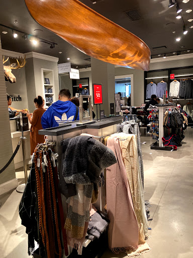 Clothing Store «Abercrombie & Fitch», reviews and photos, 1531 4th Ave, Seattle, WA 98101, USA