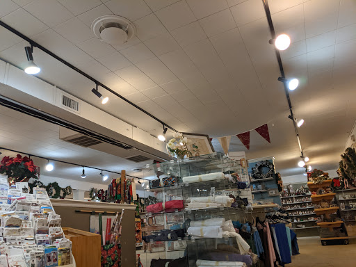 Thrift Store «Re-Uzit Shop of New Holland», reviews and photos, 707 W Main St, New Holland, PA 17557, USA