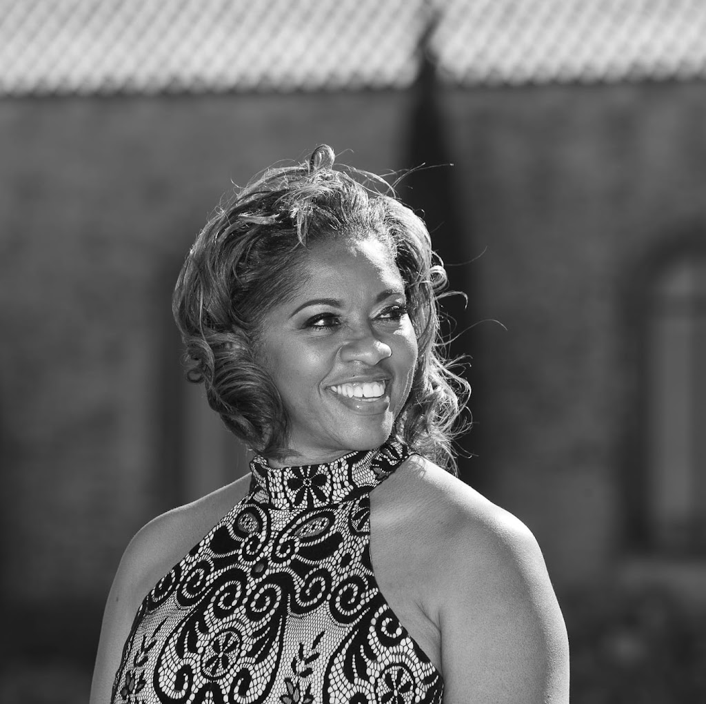 D'Lavish Salon Hair Studio 75034