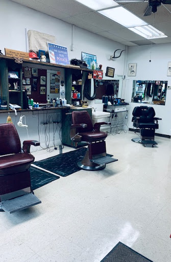 Barber Shop «Clip Joint Barber Shop», reviews and photos, 1314 Riverside Dr, McHenry, IL 60050, USA