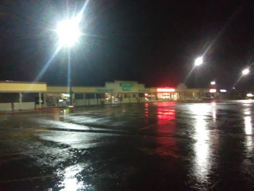 Shopping Mall «Kings Circle Shopping Center», reviews and photos, 1965 NW Kings Blvd, Corvallis, OR 97330, USA