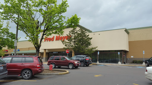 Grocery Store «Fred Meyer», reviews and photos, 19200 SW Martinazzi Ave, Tualatin, OR 97062, USA