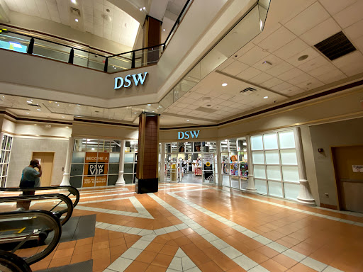 Shoe Store «DSW Designer Shoe Warehouse», reviews and photos, 139 Flatbush Ave, Brooklyn, NY 11217, USA