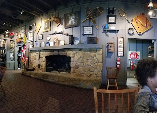 American Restaurant «Cracker Barrel Old Country Store», reviews and photos, 2697 Highwood Blvd, Smyrna, TN 37167, USA