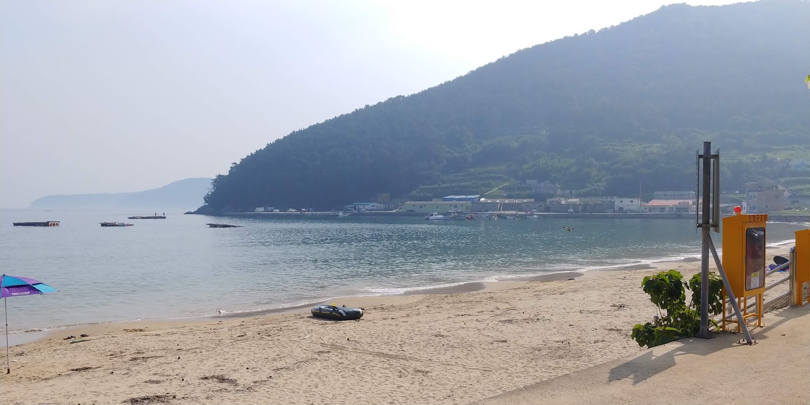 Foto de Deokwon Beach - lugar popular entre los conocedores del relax