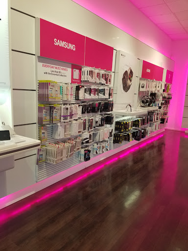 Cell Phone Store «T-Mobile», reviews and photos, 23063 W Outer Dr, Allen Park, MI 48101, USA