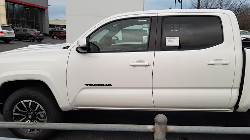 Toyota Dealer «Toyota of Kingsport», reviews and photos, 2525 E Stone Dr, Kingsport, TN 37660, USA