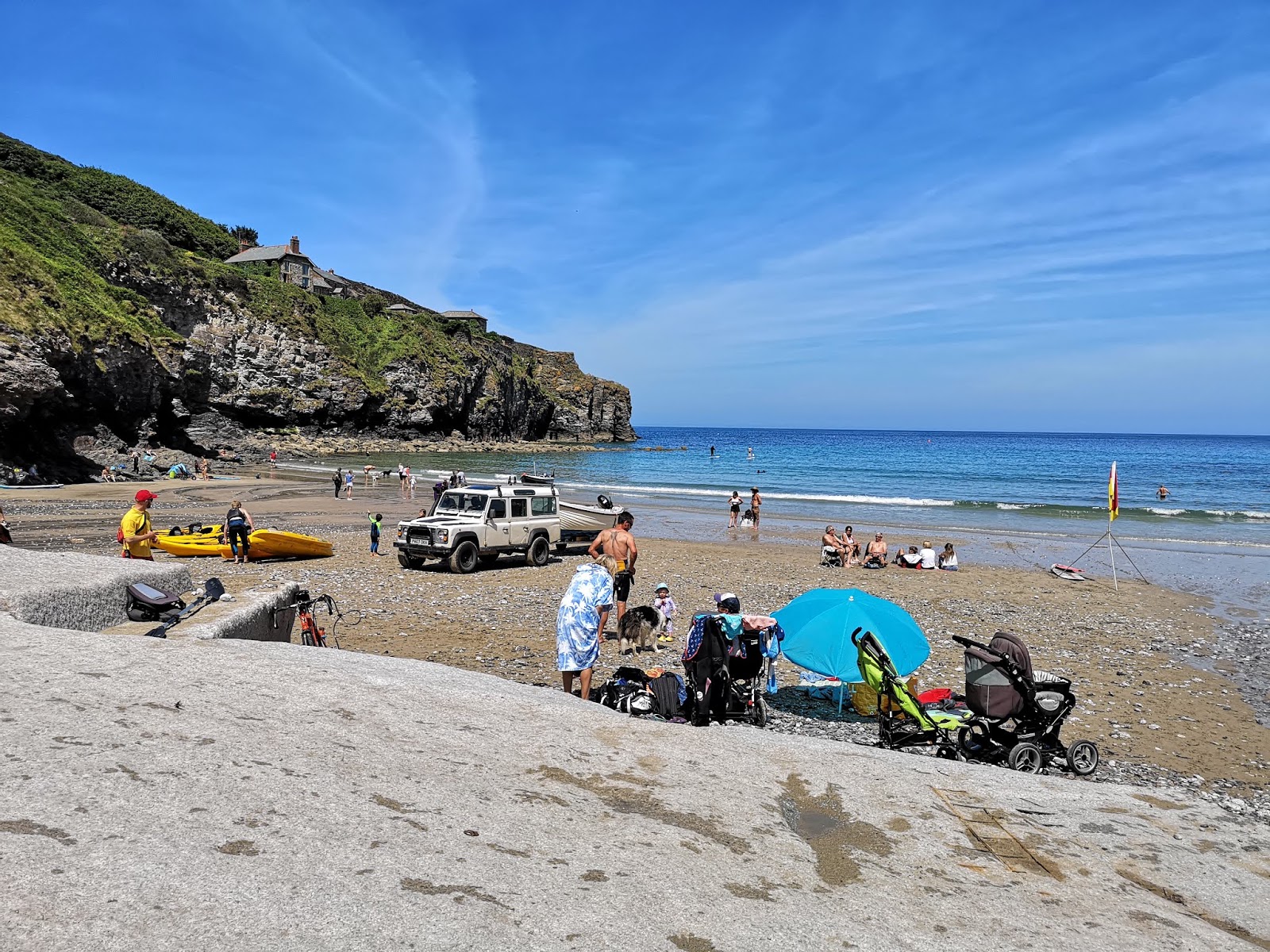 Foto af Chapel Porth beach med høj niveau af renlighed