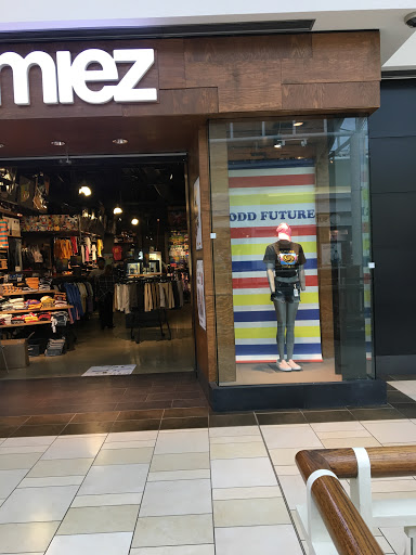 Clothing Store «Zumiez», reviews and photos, 6000 W Markham St #3166, Little Rock, AR 72205, USA