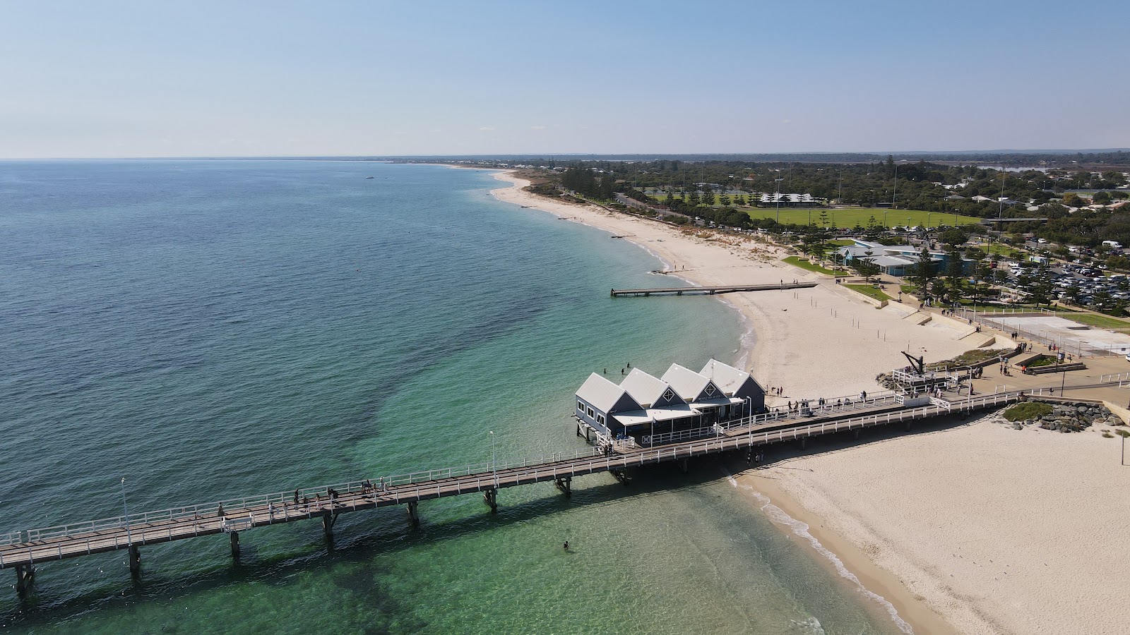 Busselton Beach'in fotoğrafı - rahatlamayı sevenler arasında popüler bir yer