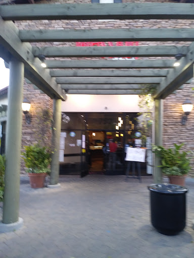 Fig Garden Village Shopping Center, 790 W Shaw Ave, Fresno, CA 93704, USA, 